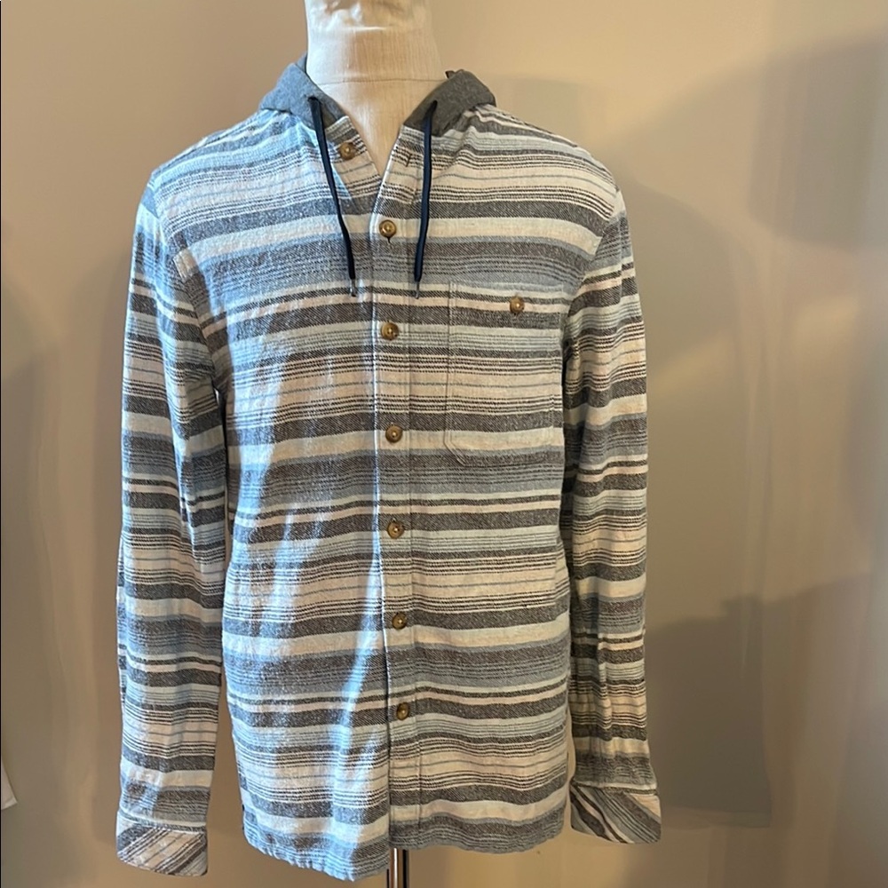 Billabong button down hooded flannel. Size Medium.